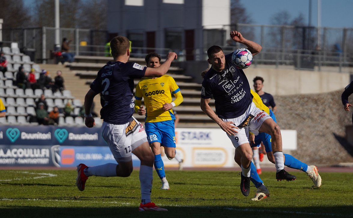 Pistejako Raatin kauden avauksessa (AC Oulu-Gnistan 1-1)