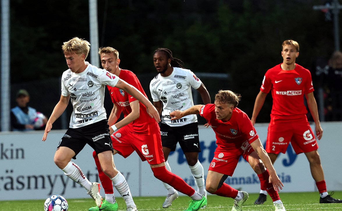 Harvinainen maaliton tasapeli Tehtaan kentällä (FC Haka-FC Inter 0-0)